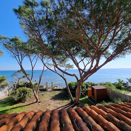 Сasa de vacaciones Alex On The With Sea View